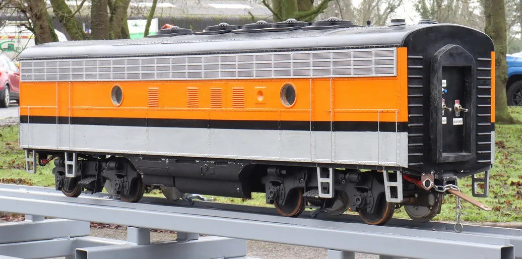 5 inch gauge Santa Fe F7 battery electric