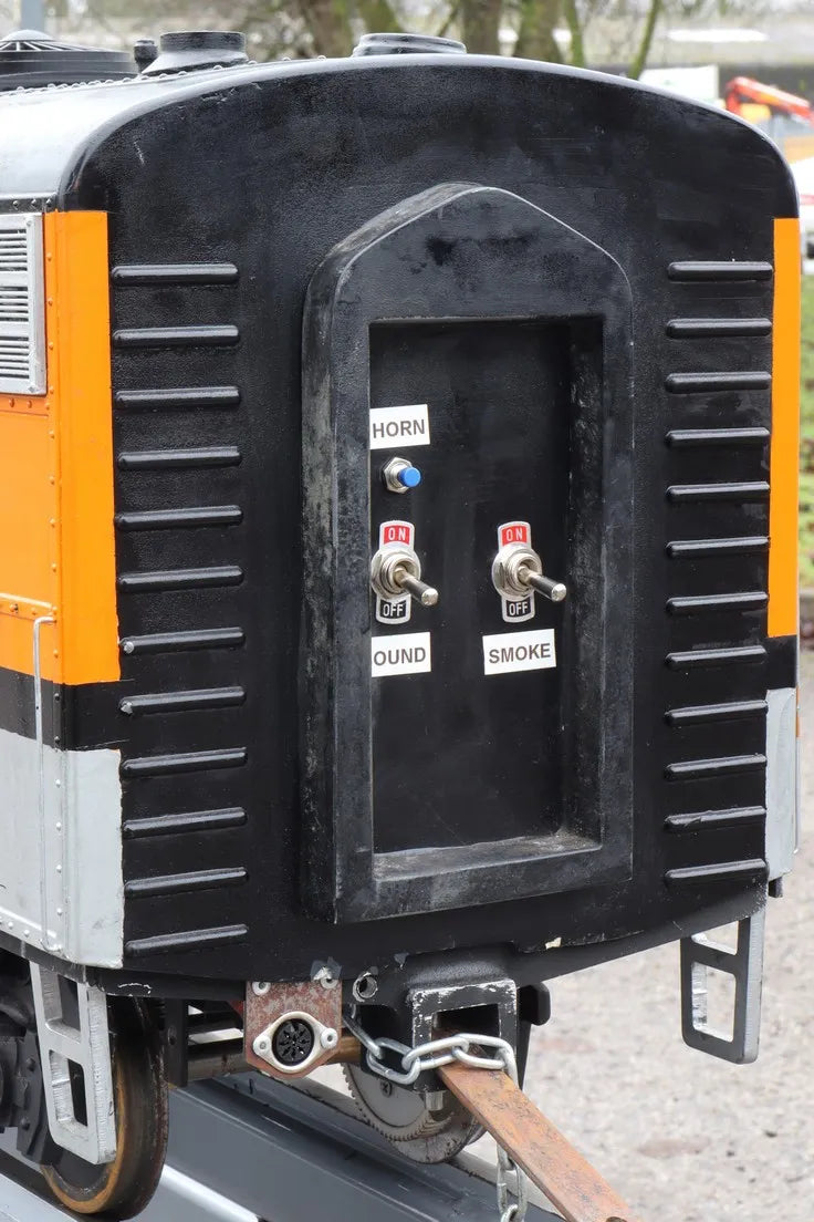 5 inch gauge Santa Fe F7 battery electric