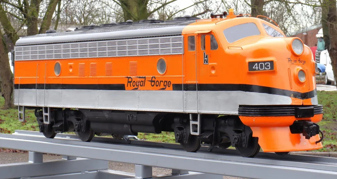 5 inch gauge Santa Fe F7 battery electric