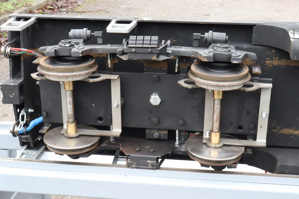 5 inch gauge Santa Fe F7 battery electric