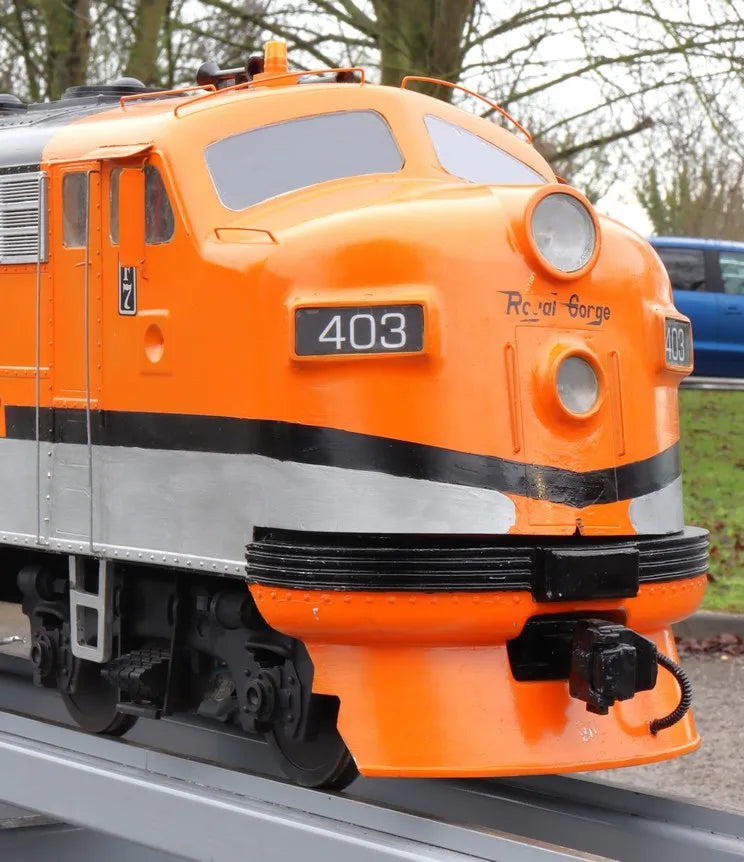 5 inch gauge Santa Fe F7 battery electric