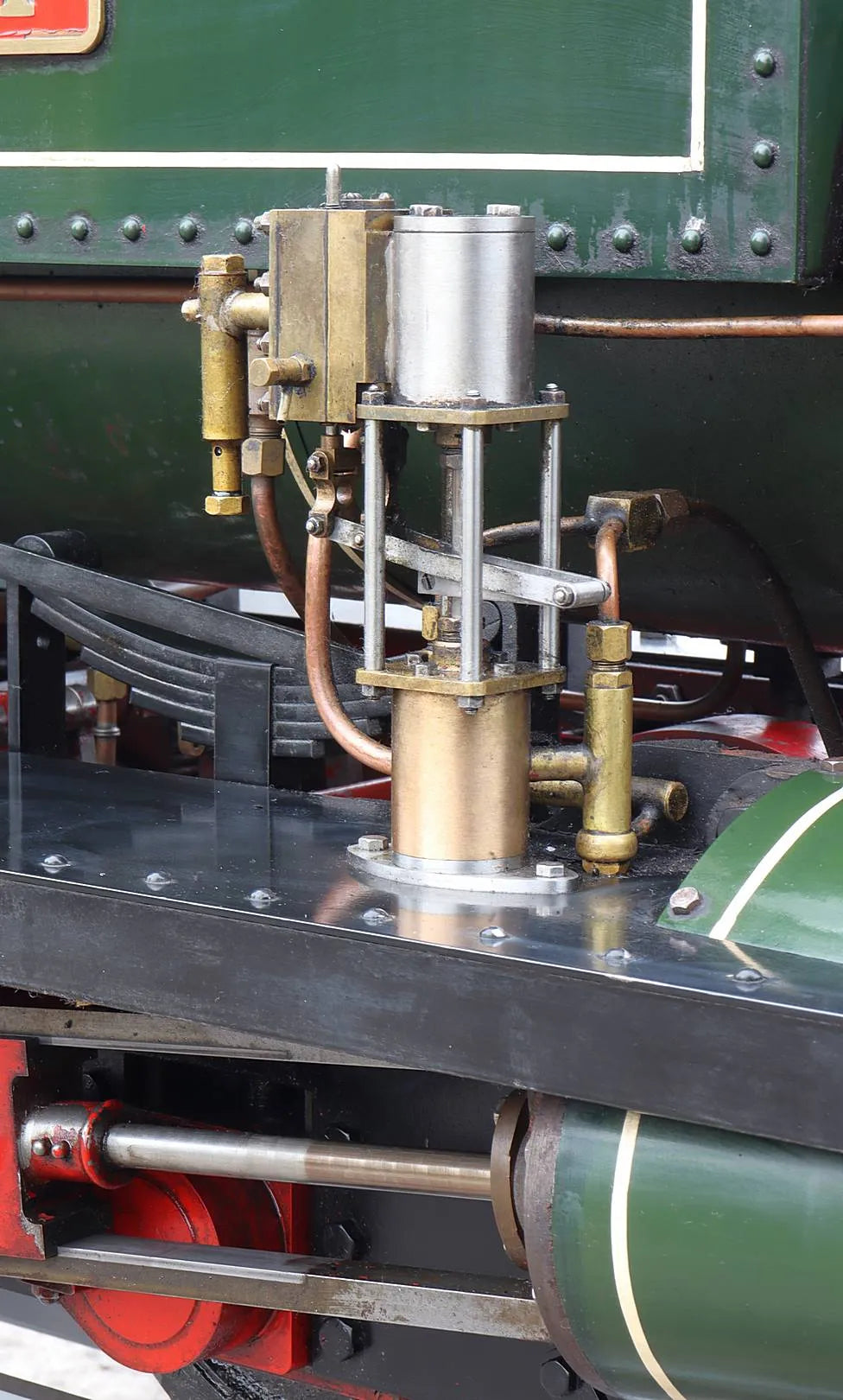 7 1/4 inch gauge Quarry Hunslet with tender