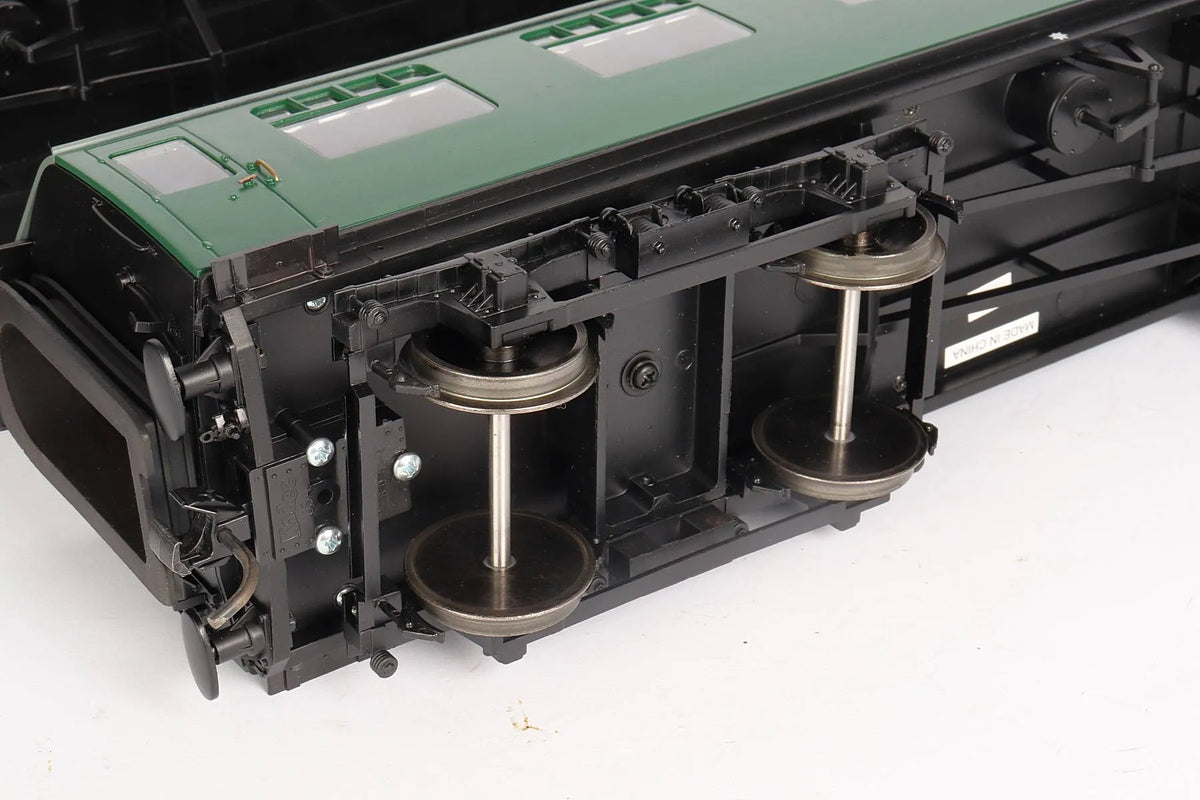 Rake of six 45mm gauge Southern coaches