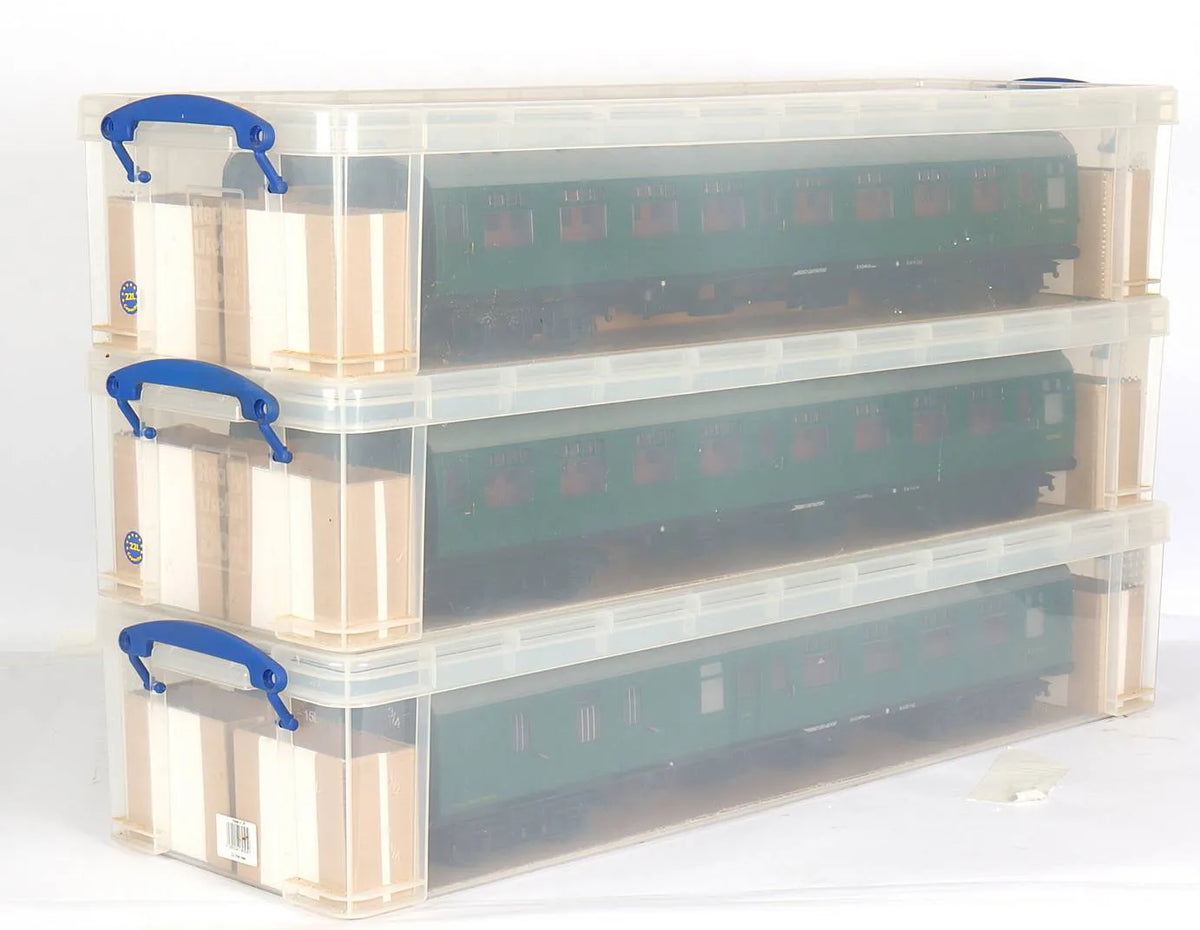 Rake of six 45mm gauge Southern coaches