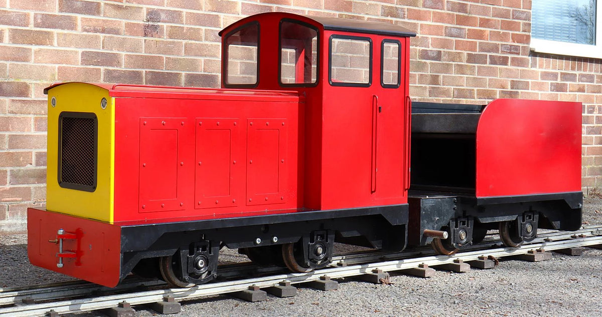 7 1/4 inch narrow gauge 0-4-0 electric shunter with tender