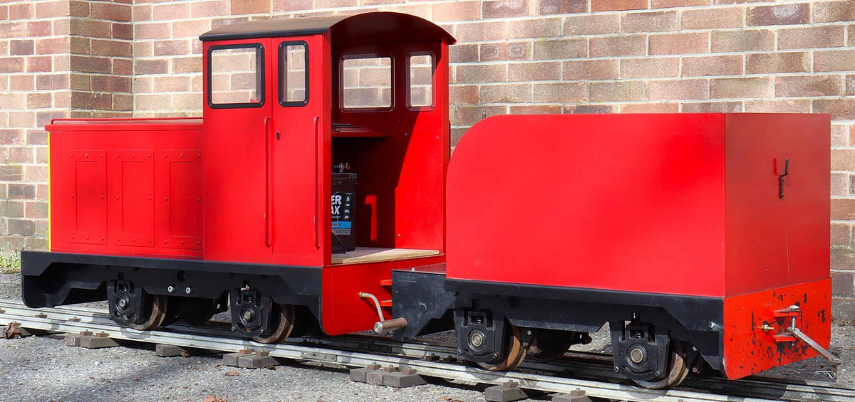 7 1/4 inch narrow gauge 0-4-0 electric shunter with tender