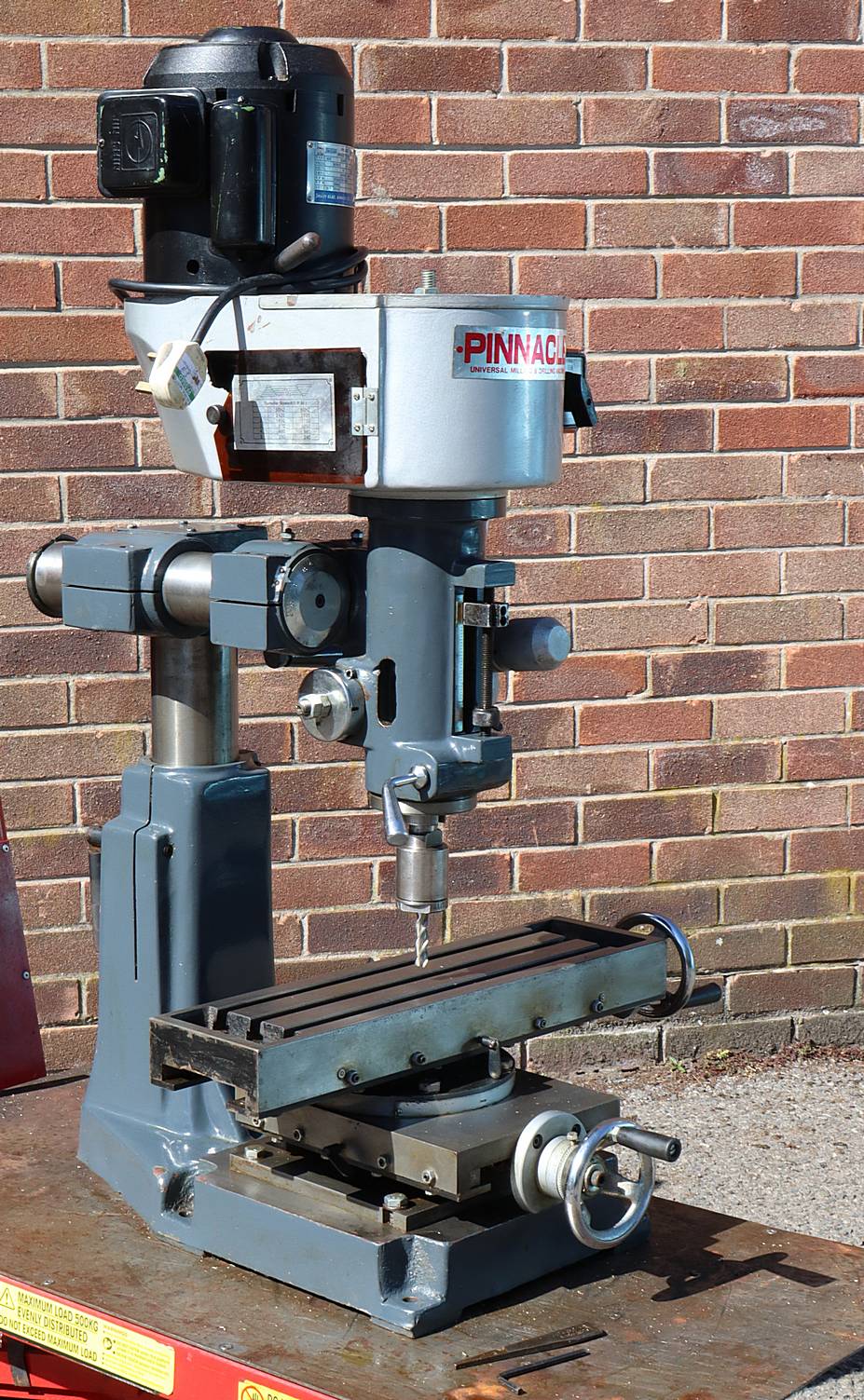 Pinnacle universal milling machine