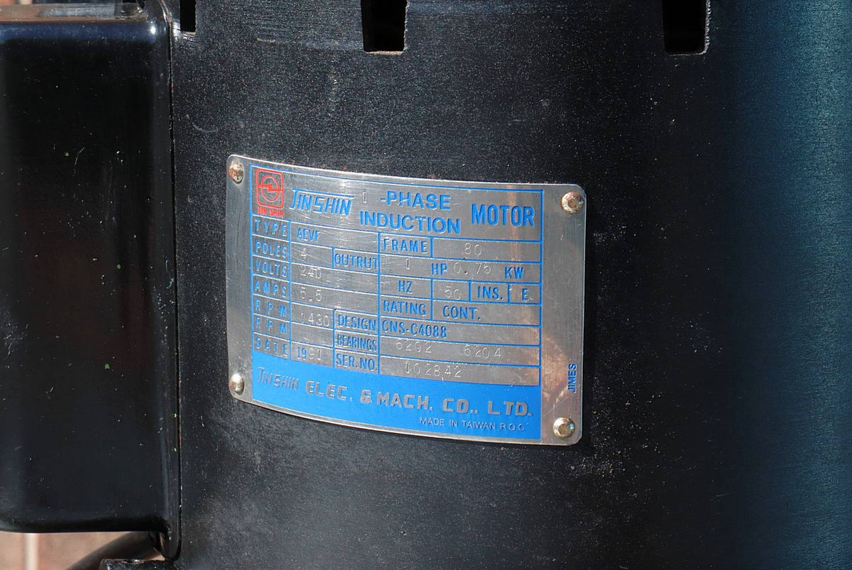 Pinnacle universal milling machine
