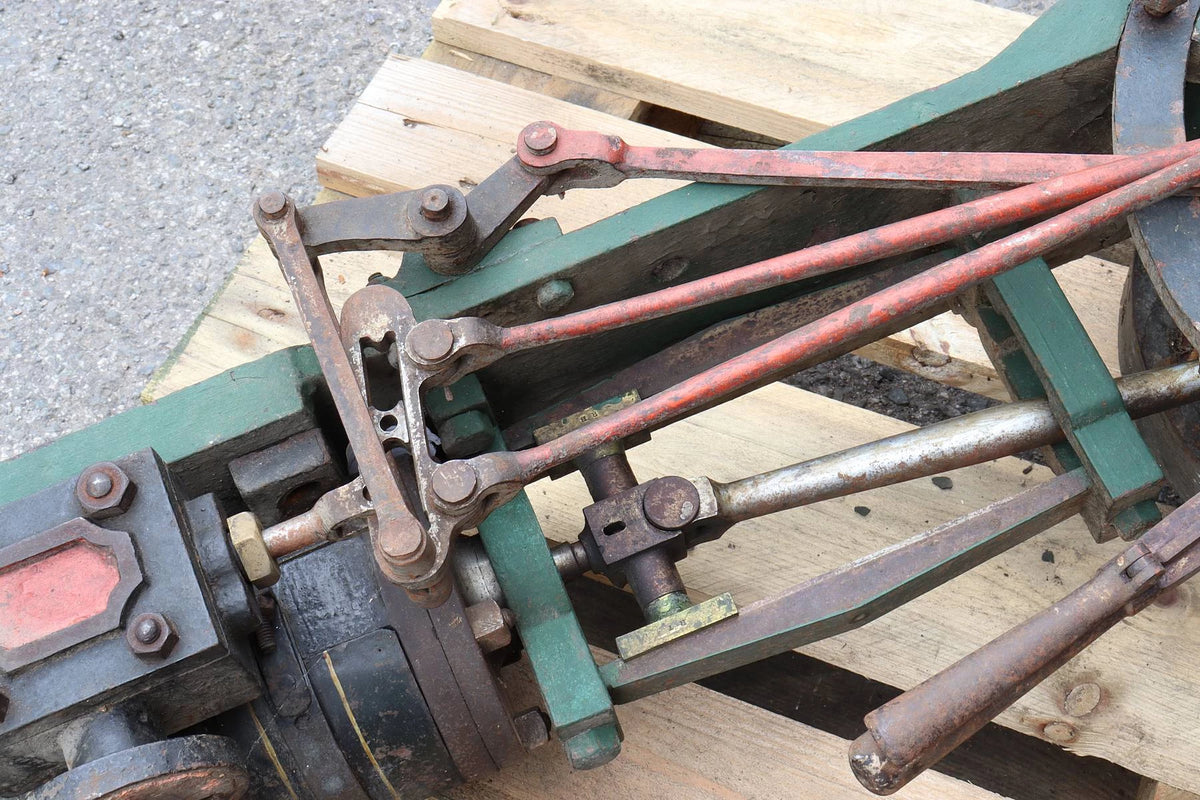 V twin steam boat engine