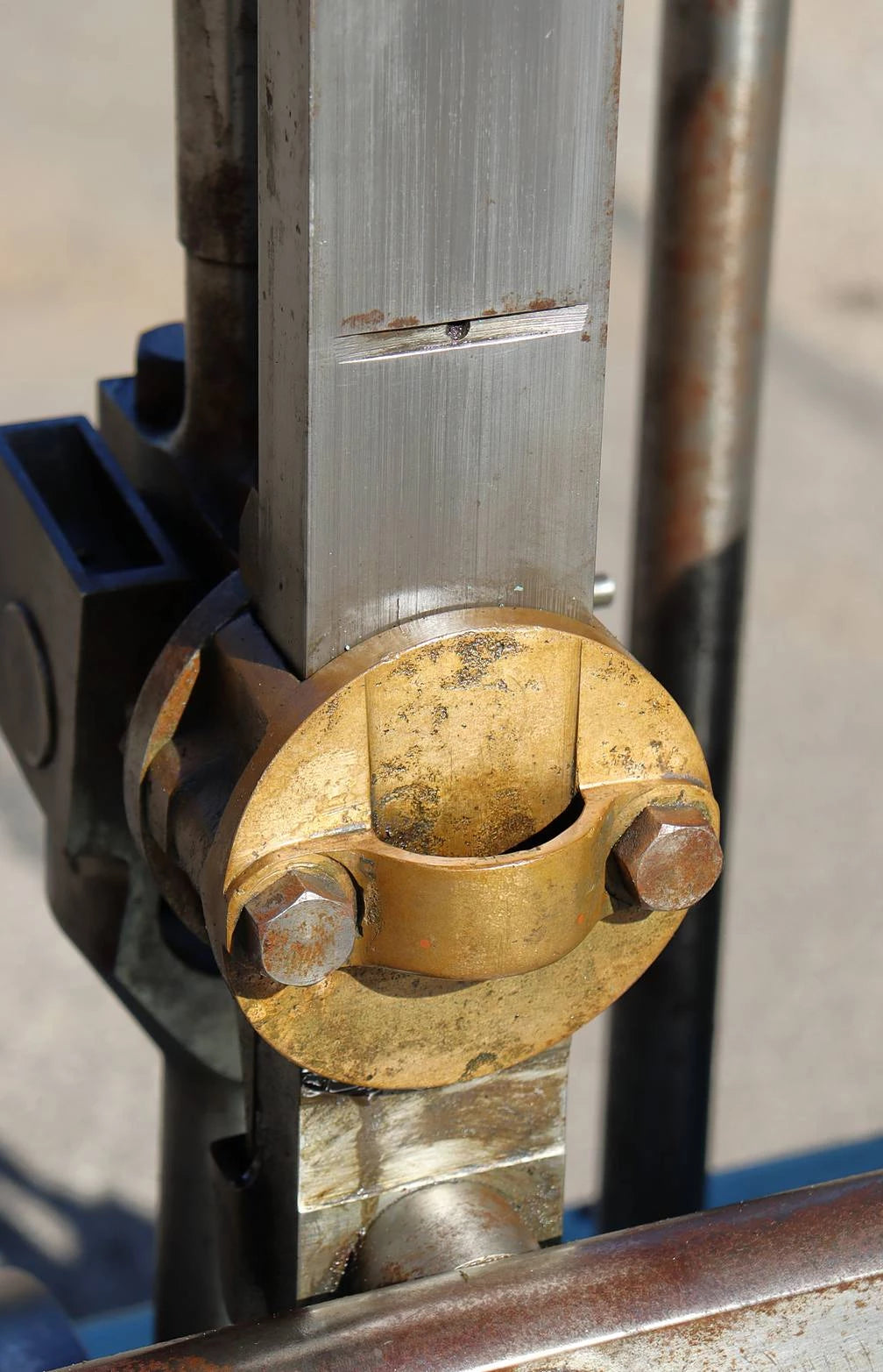 Full size compound vertical engine