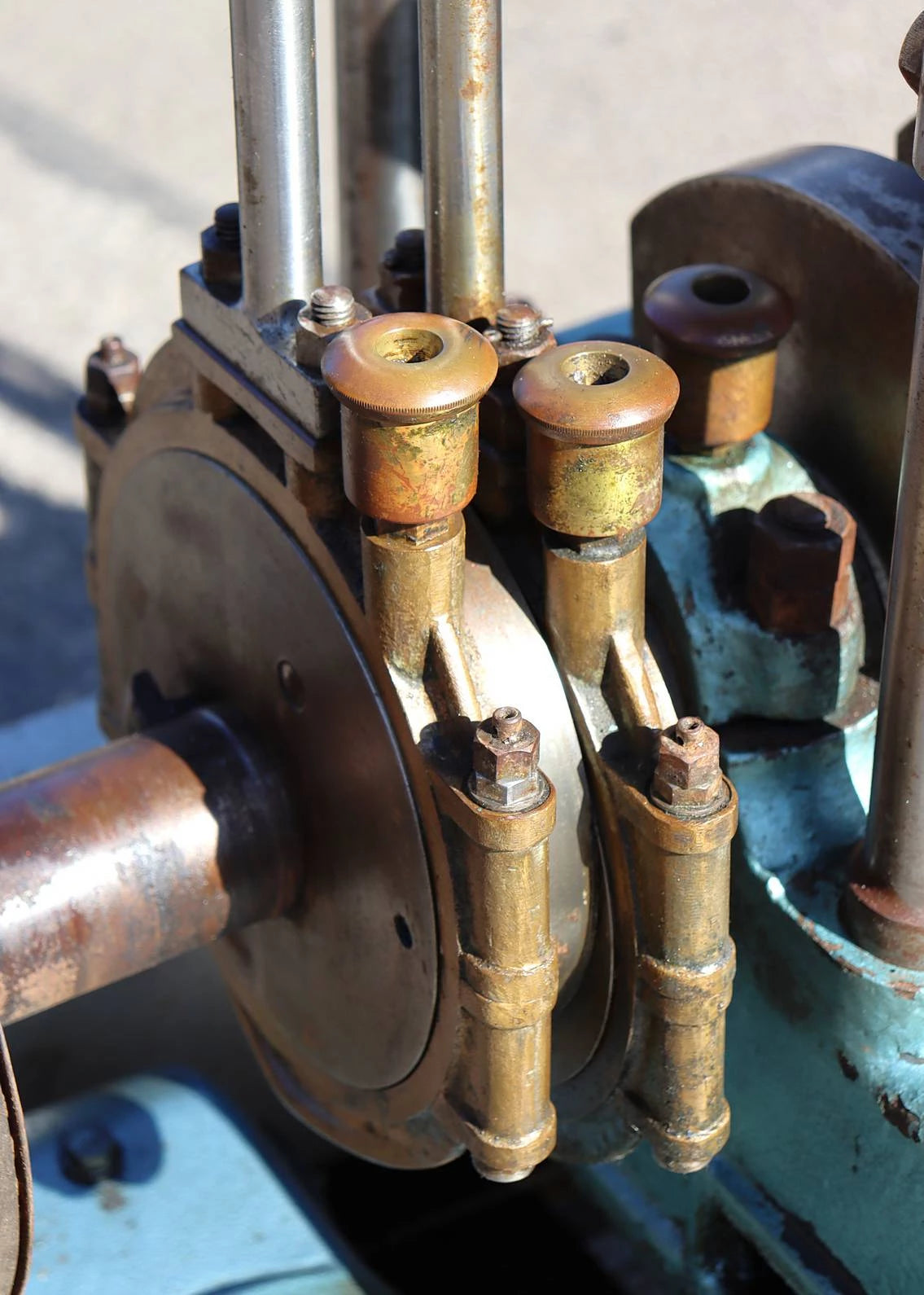 Full size compound vertical engine