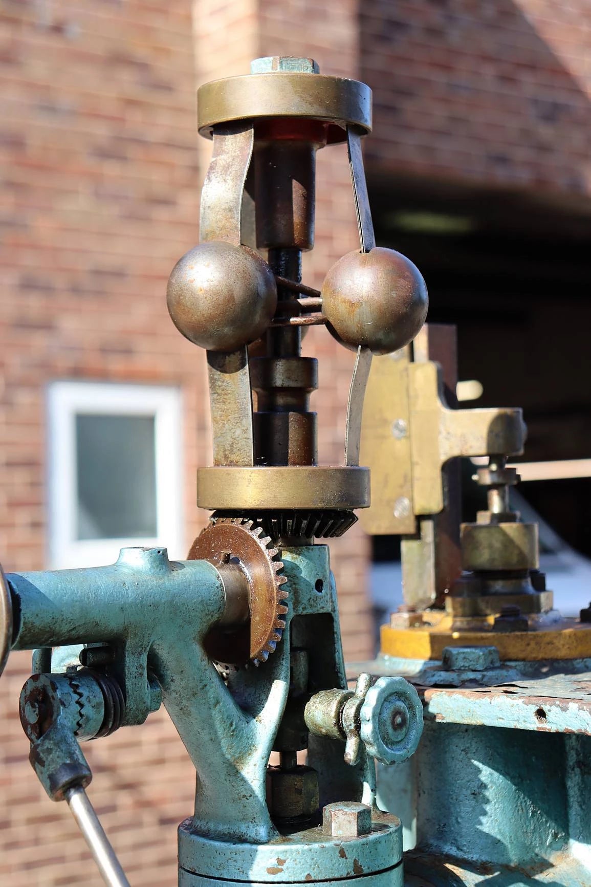 Full size compound vertical engine