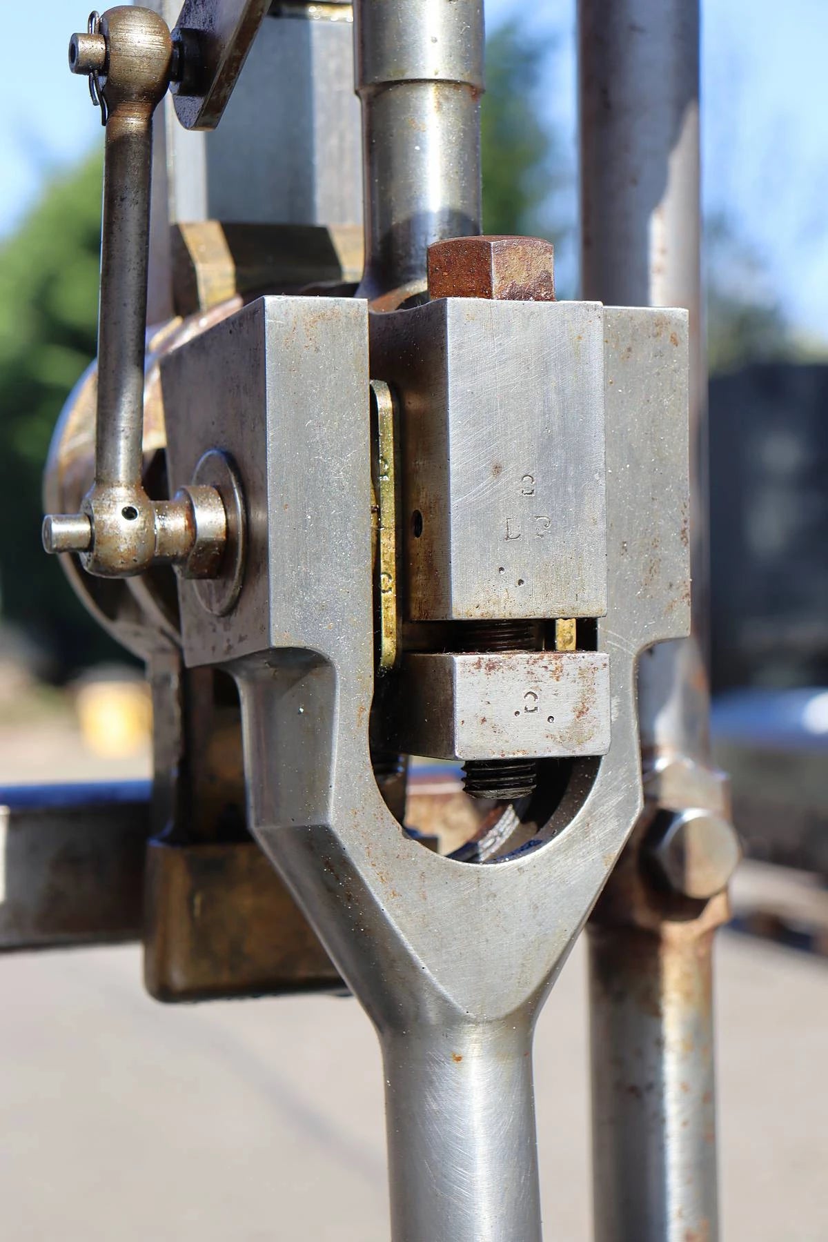 Full size compound vertical engine