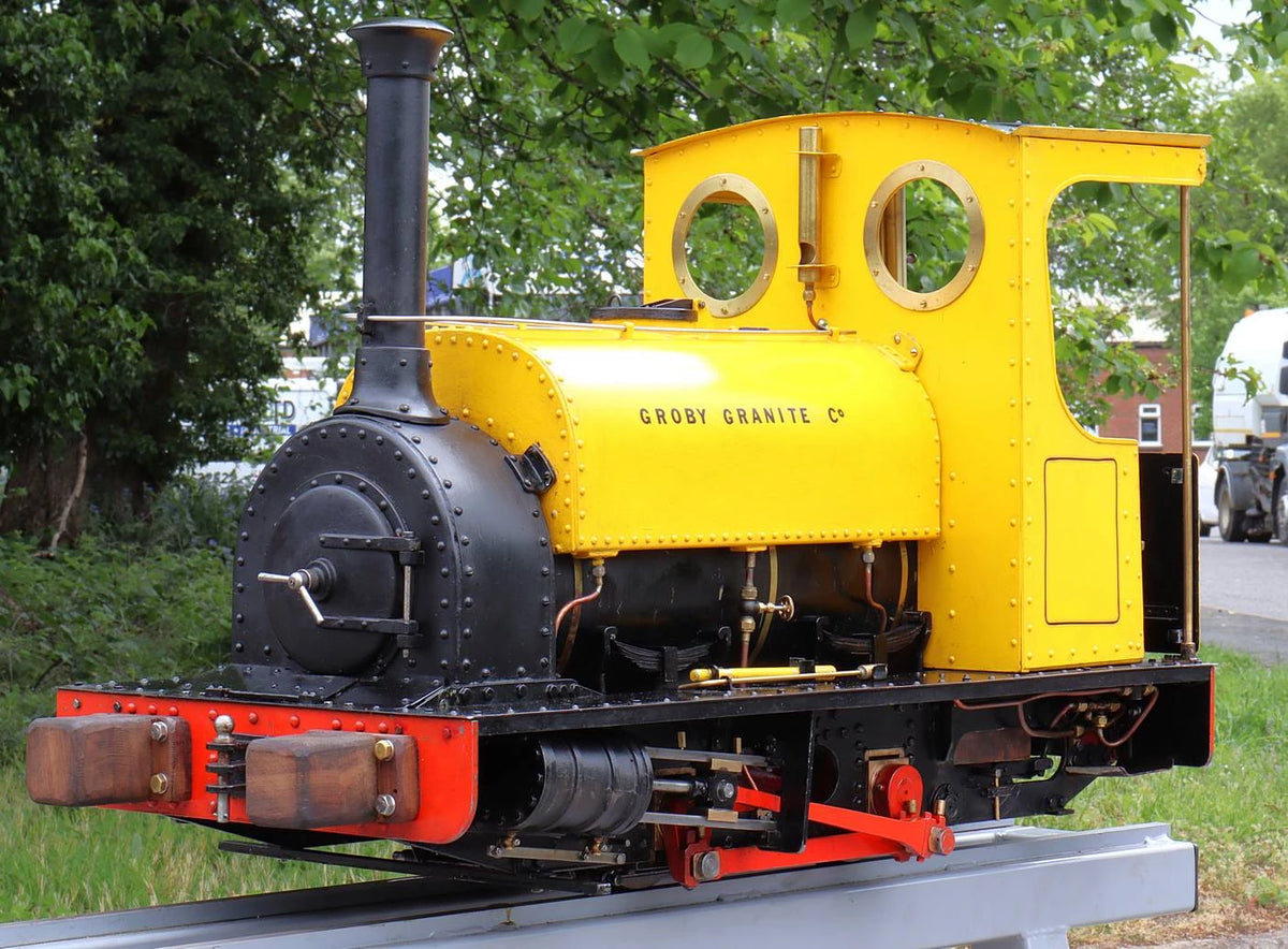5 inch gauge Hunslet 0-4-0T