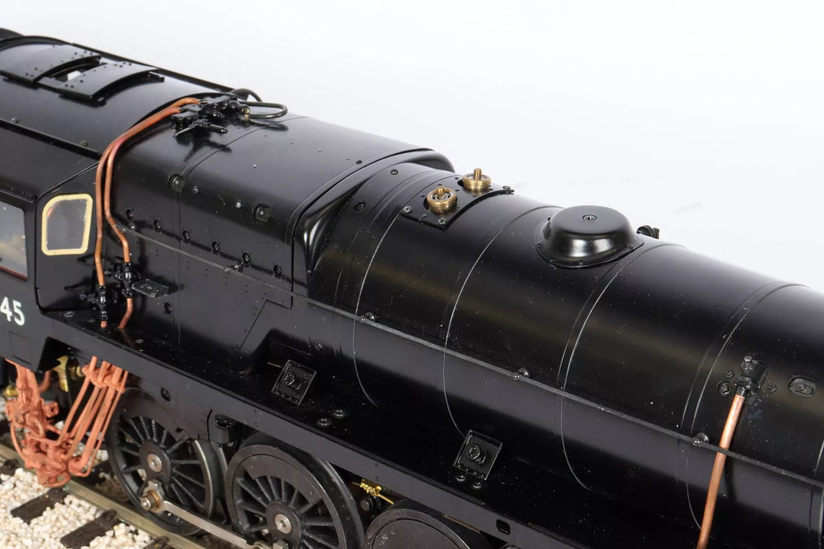 45mm gauge Aster BR 9F 2-10-0 in glazed display case
