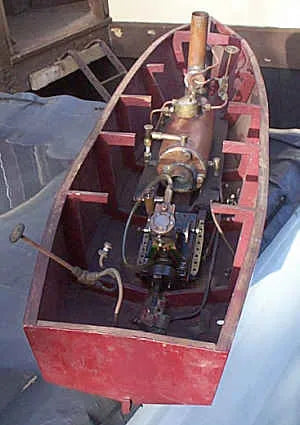 Boat with Stuart 10V and centre-flue boiler