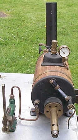 Centre flue gas-fired marine boiler