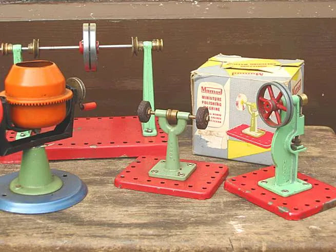 Assorted Mamod implements