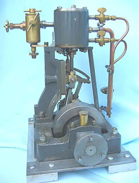 2 x 2 vertical engine with reversing gear