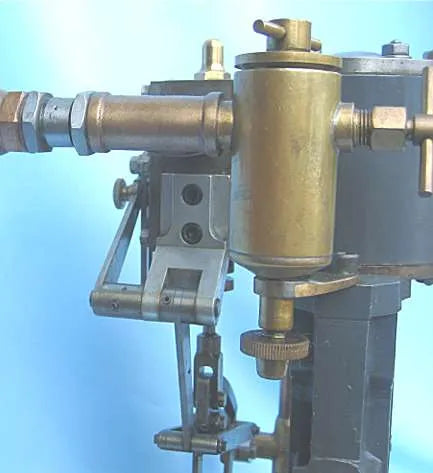 2 x 2 vertical engine with reversing gear