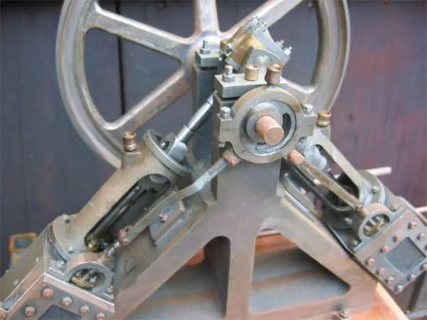 Double diagonal engine