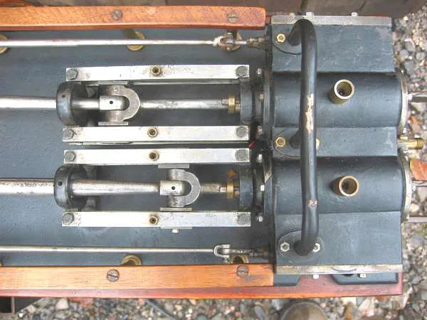 Twin cylinder paddle steamer engine