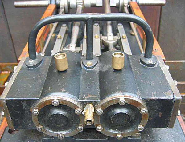 Twin cylinder paddle steamer engine