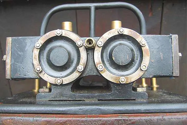 Twin cylinder paddle steamer engine