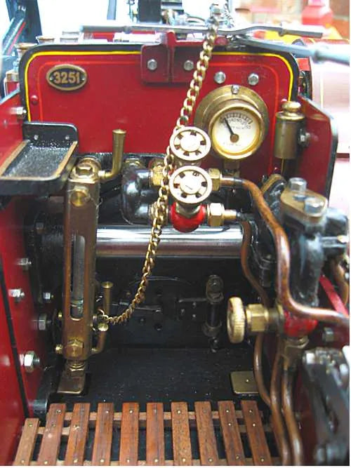 1 1/2 inch scale Allchin traction engine