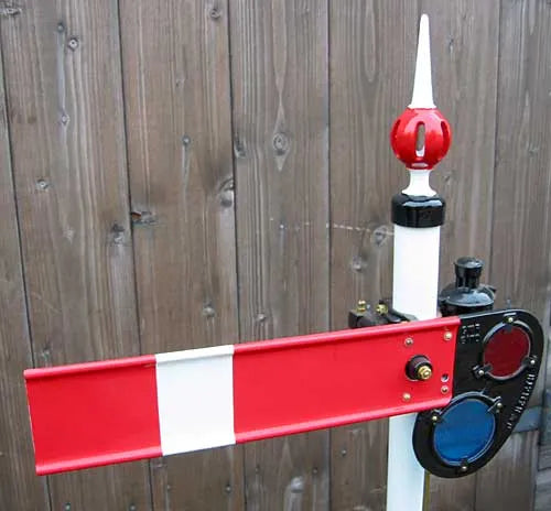 Scaleway Signals lower quadrant home signal