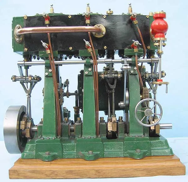 Triple expansion engine