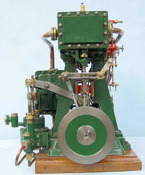 Triple expansion engine