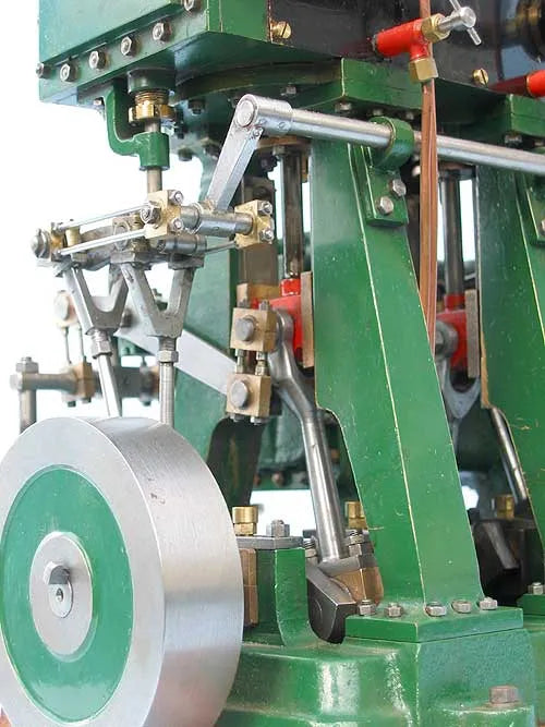 Triple expansion engine