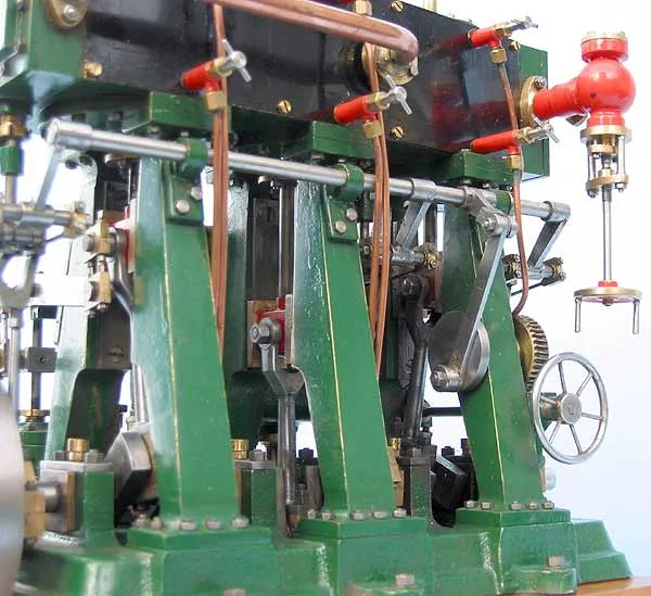 Triple expansion engine