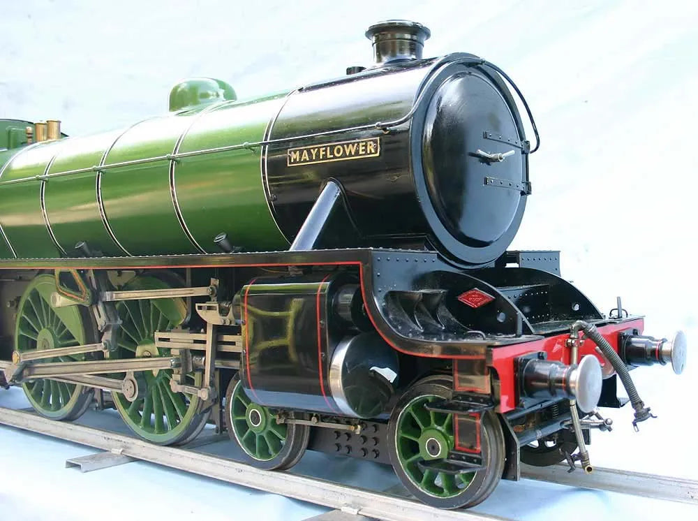 5 inch gauge LNER B1 apple green livery
