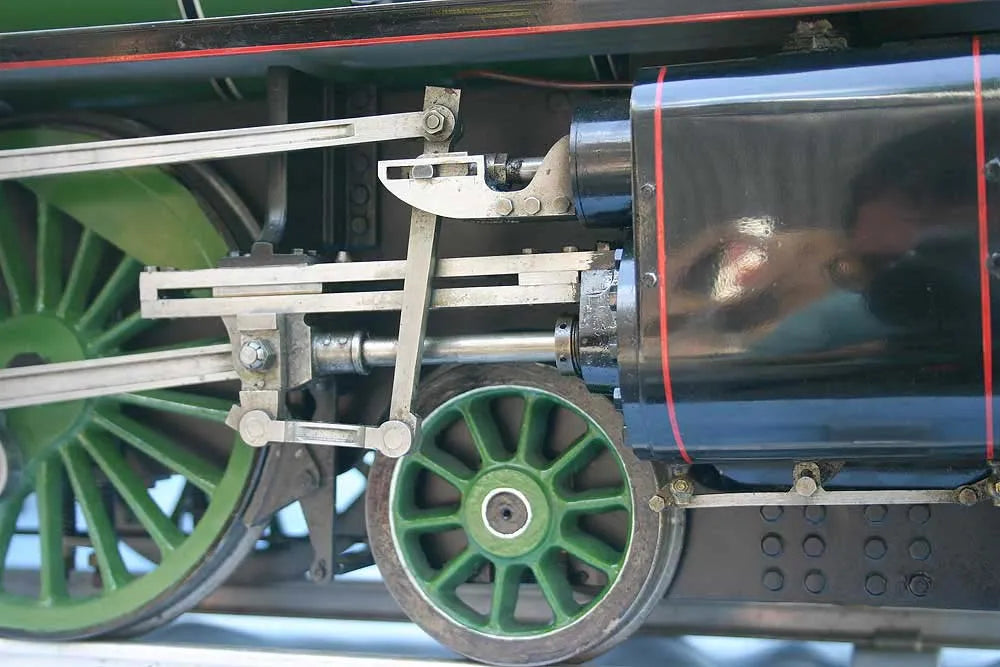 5 inch gauge LNER B1 apple green livery