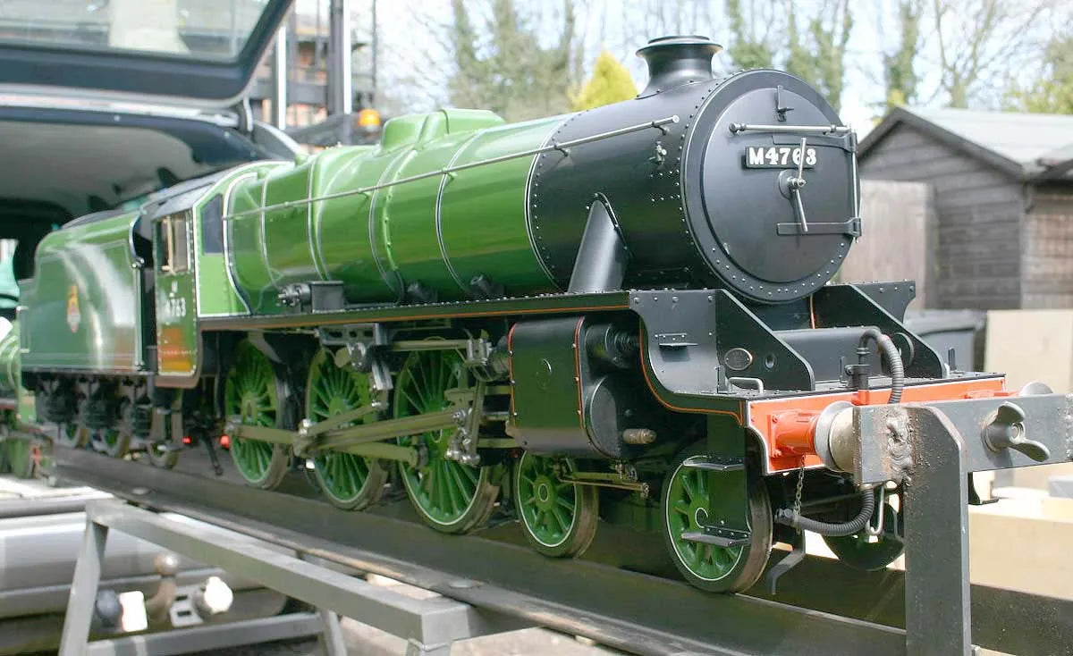 5 inch gauge Stanier Black 5 apple green livery