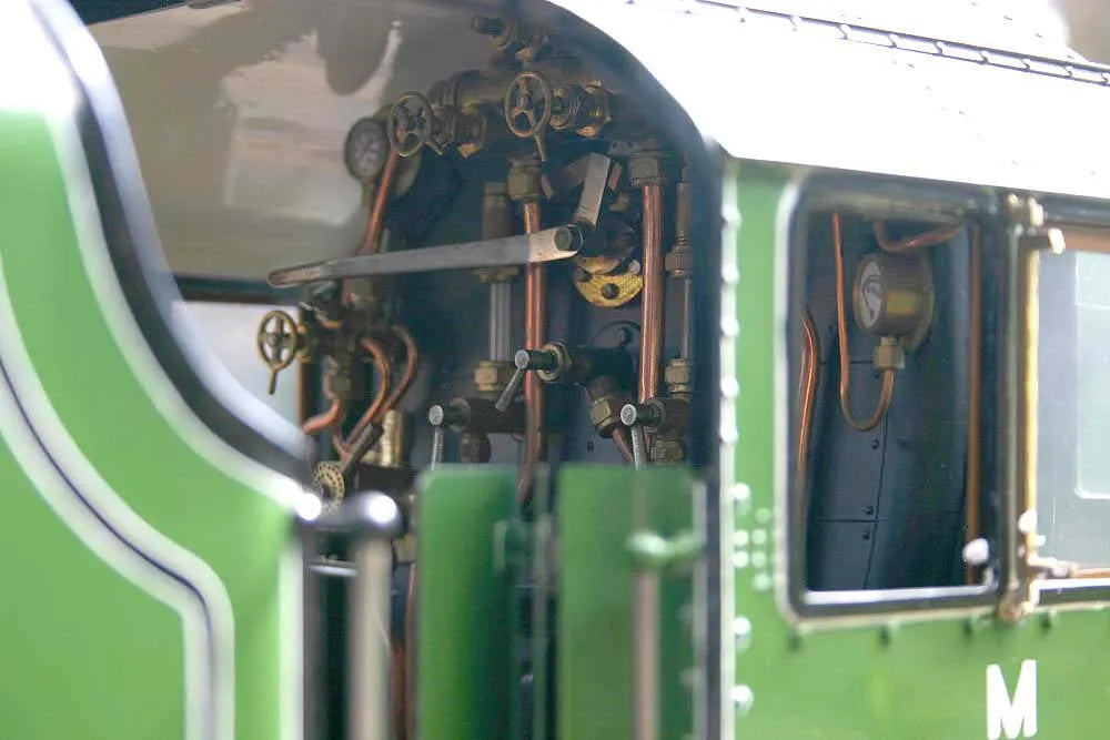5 inch gauge Stanier Black 5 apple green livery