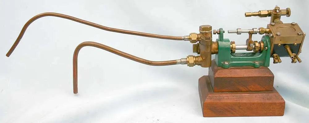 Stuart steam pump with lubricator