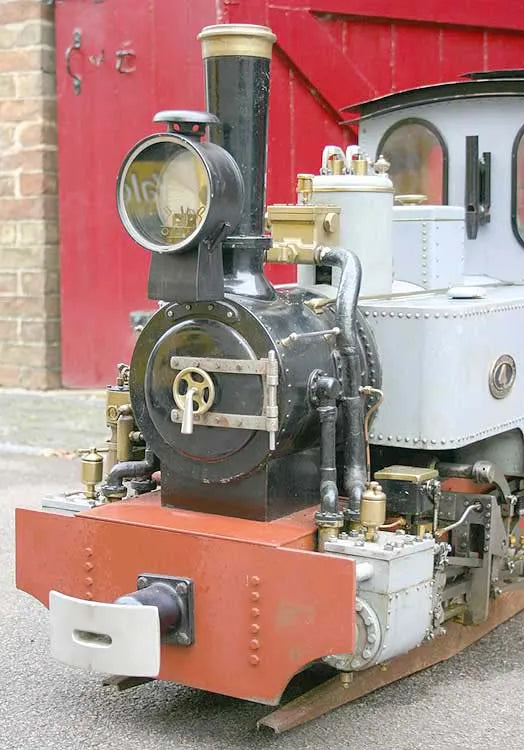 7 1/4 inch gauge Jung 0-6-2 locomotive & tender