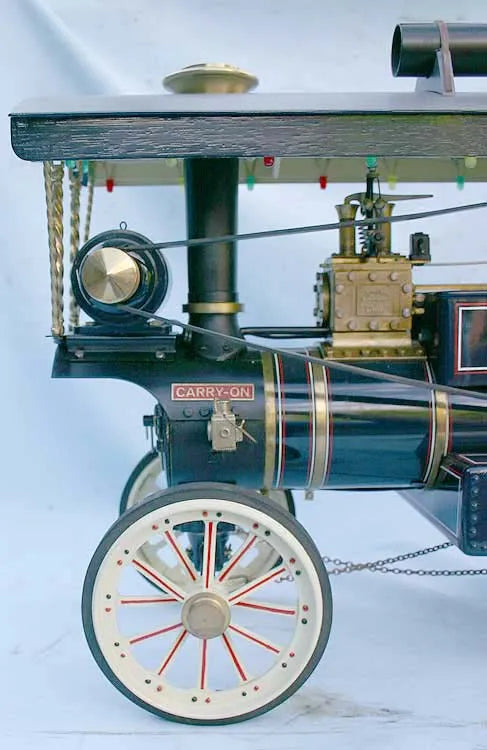 Maxitrak 1 inch scale Showmans engine