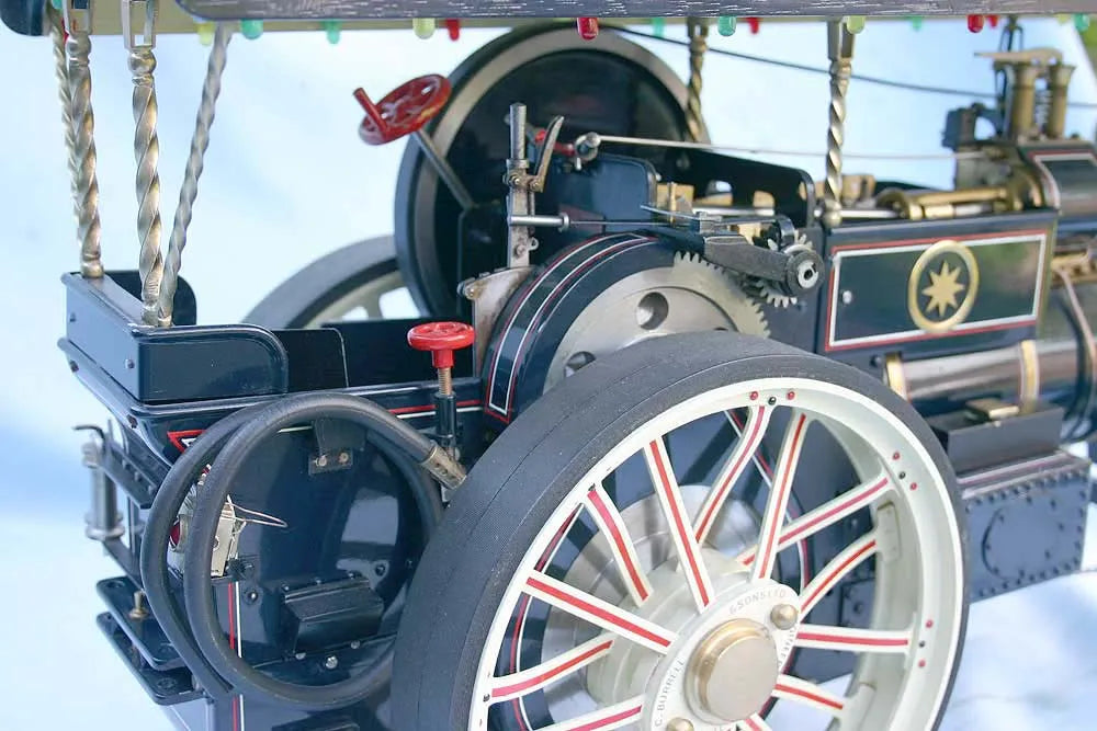 Maxitrak 1 inch scale Showmans engine