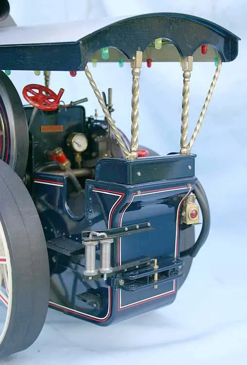 Maxitrak 1 inch scale Showmans engine