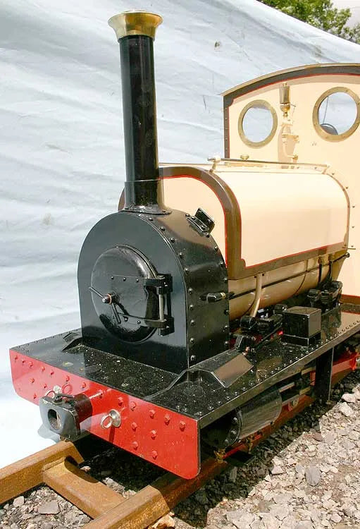 7 1/4 inch gauge Hunslet with driving trolley