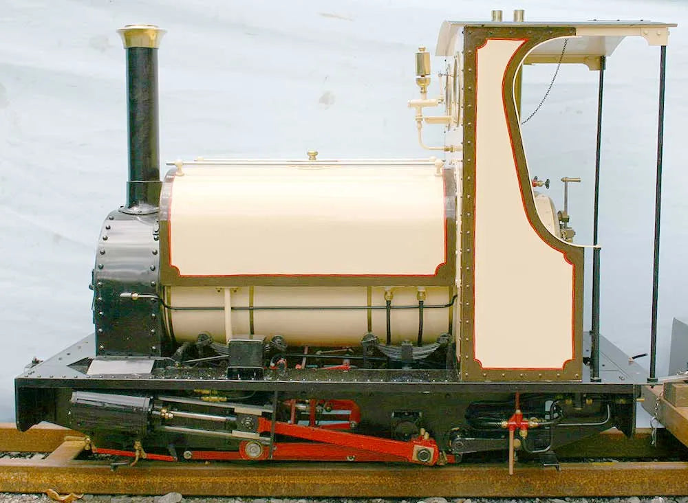 7 1/4 inch gauge Hunslet with driving trolley