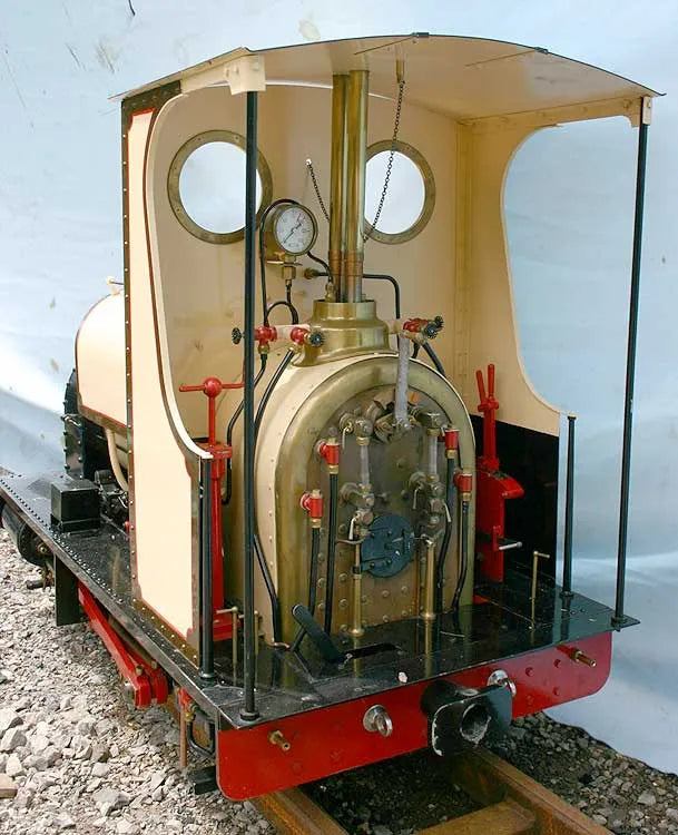 7 1/4 inch gauge Hunslet with driving trolley