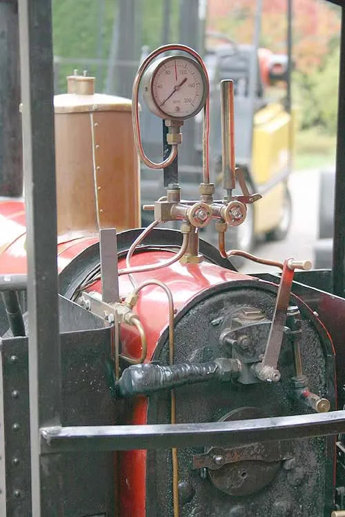7 1/4 inch gauge Romulus with driving truck