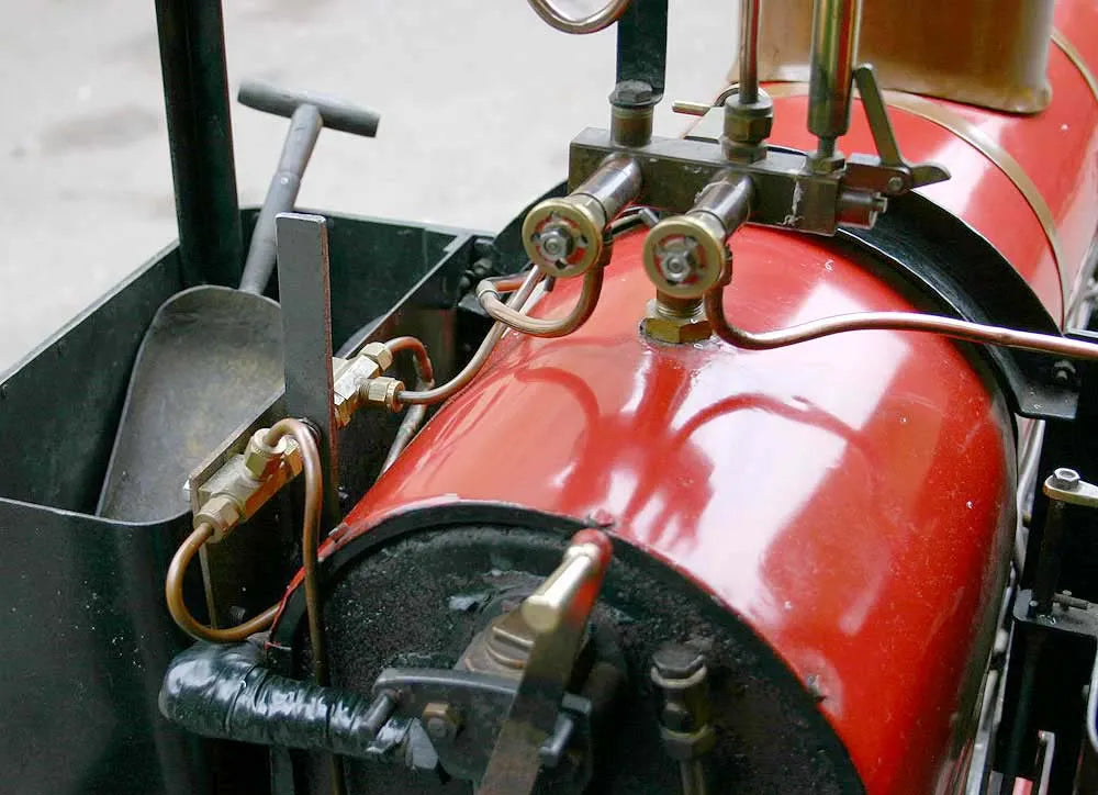 7 1/4 inch gauge Romulus with driving truck
