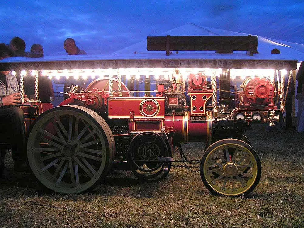 4 inch scale Burrell DCC Showmans