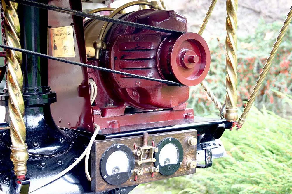 4 inch scale Burrell DCC Showmans